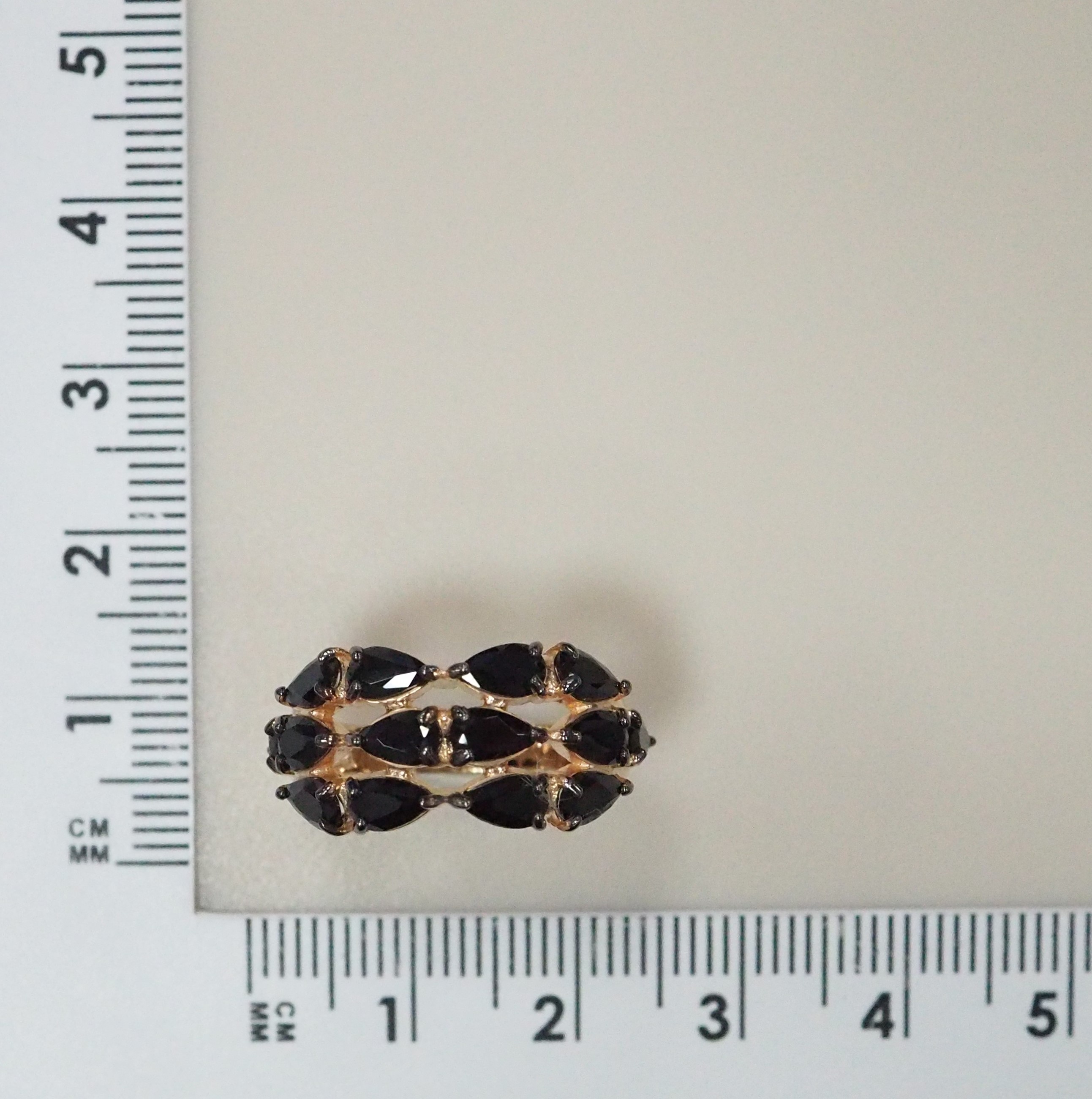 Серебряное кольцо со шпинелью
